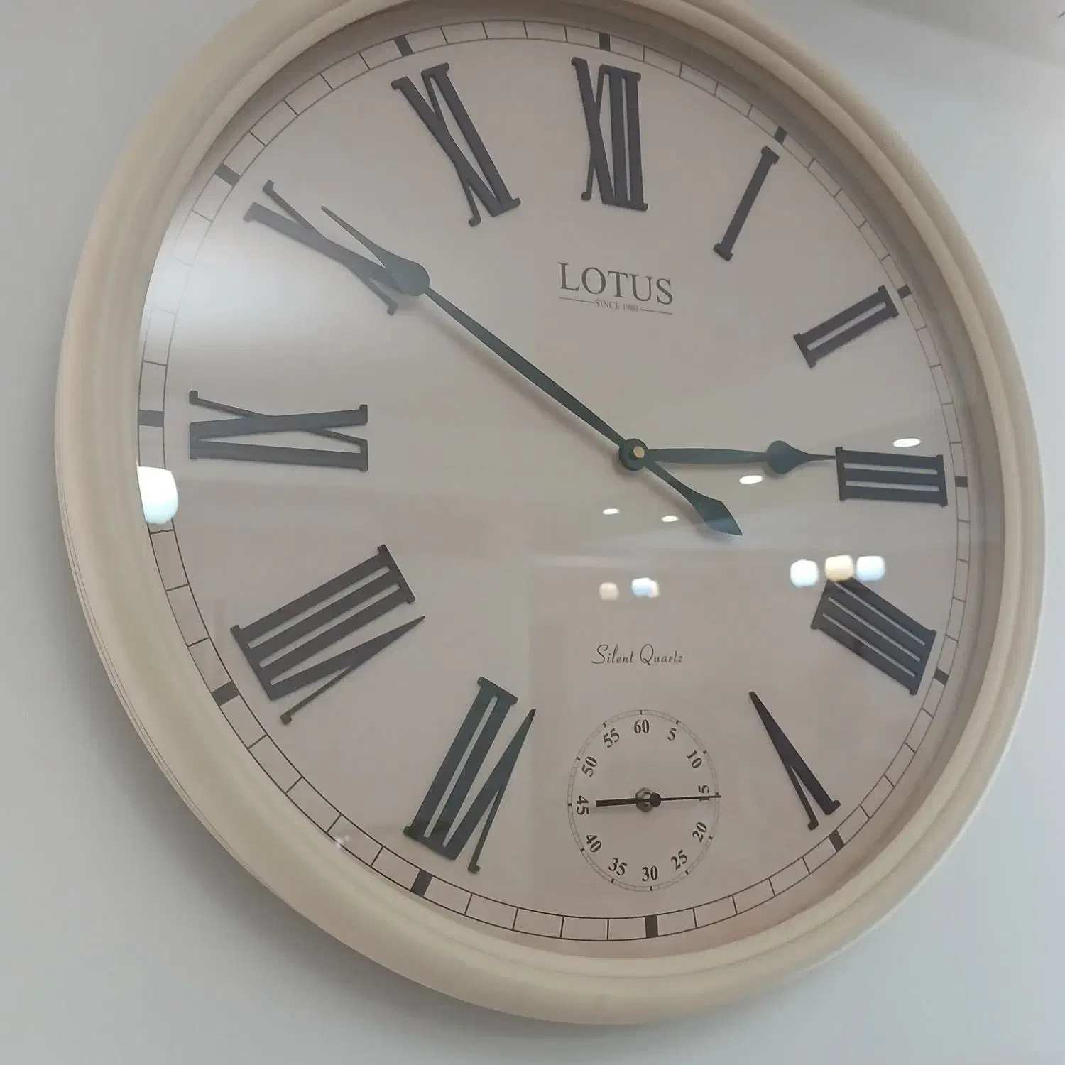 ساعت دیواری چوبی مدل بولی هیلز کد۱۵۲|ساعت دیواری و تزئینی|تهران, باغ خزانه|دیوار