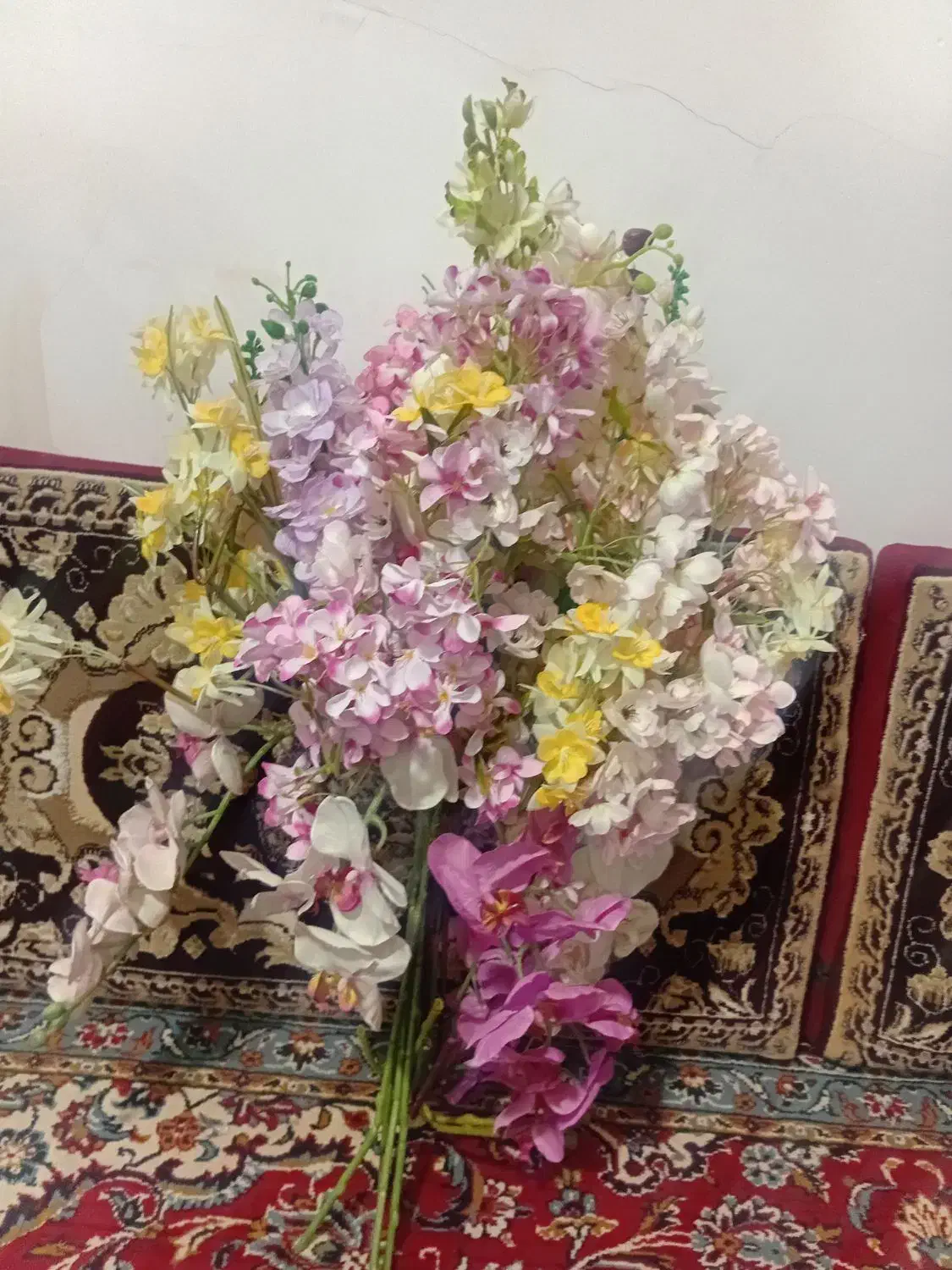 ۱۹شاخه گل|گل مصنوعی|بوئین زهرا, |دیوار