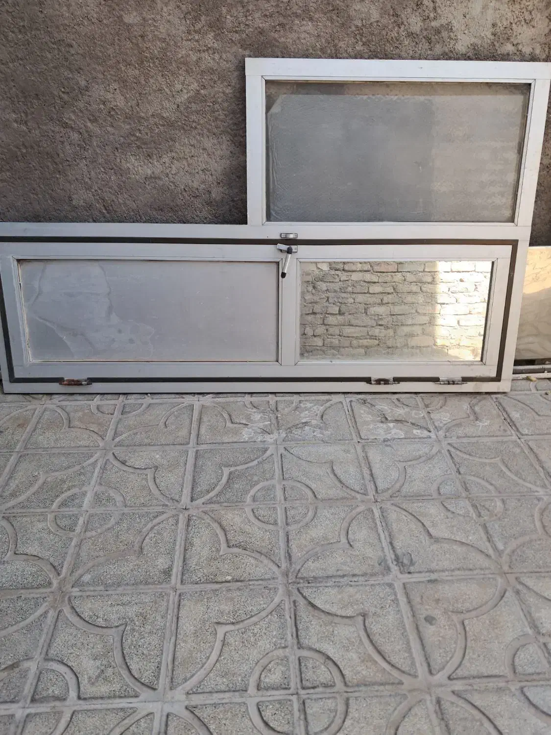 پنجره و دو در الومینیوم در حمام و در سرویس|مصالح و تجهیزات ساختمان|تربت جام, شهرک معلم|دیوار
