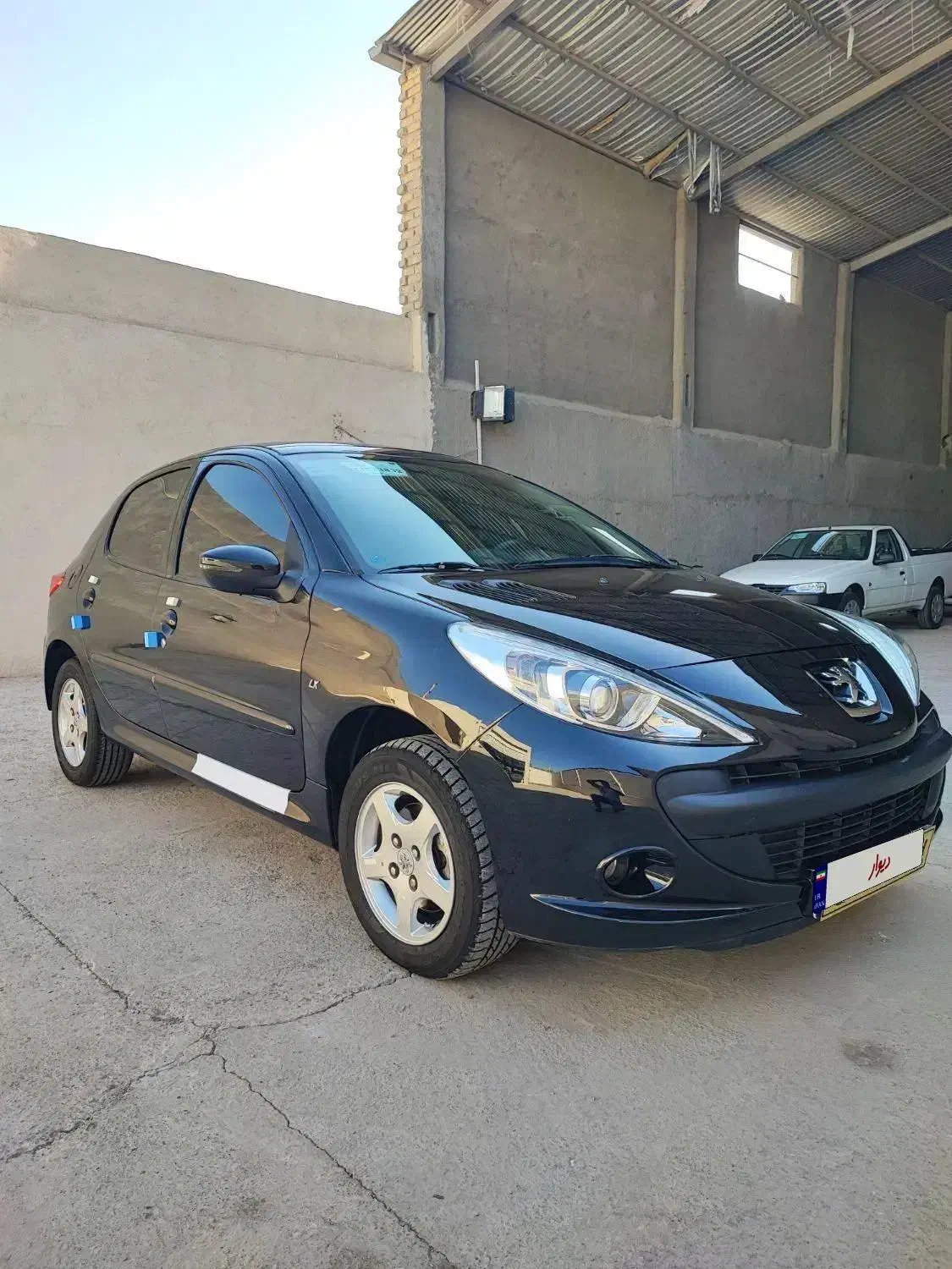 207 پانا مشکی 1401|خودرو سواری و وانت|قم, باجک دو|دیوار