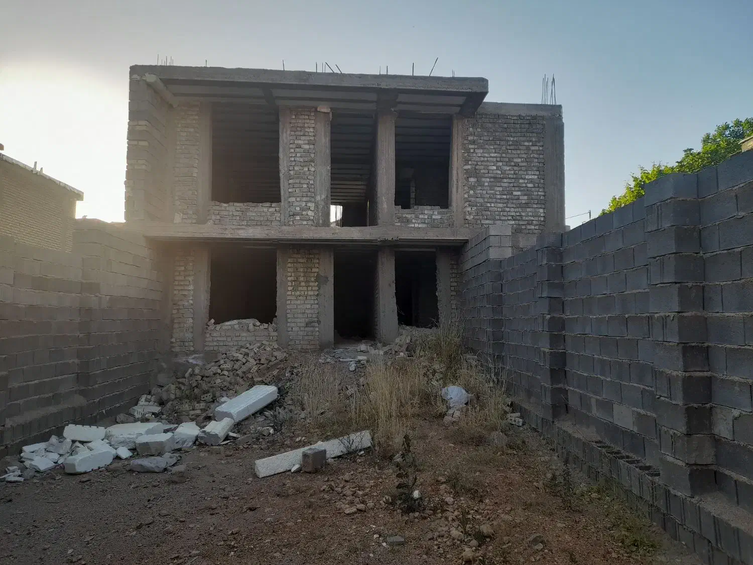 فروش زمین ۲۶۰ متری با اسکلت ۳۴۰ متری قلات|فروش زمین و ملک کلنگی|شیراز, قلات|دیوار