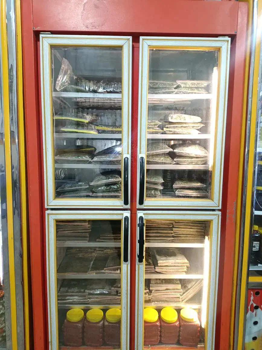 فریزر ایستاده چهار درب|فروشگاه و مغازه|شاهین دژ, |دیوار