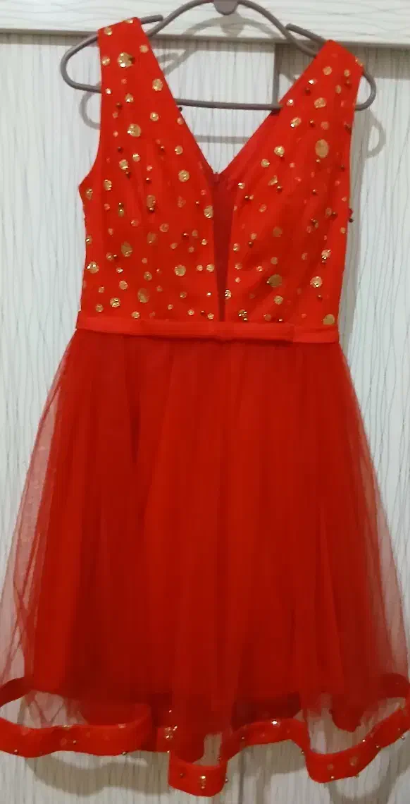 لباس مجلسی|لباس|شاهین‌شهر, حافظ جنوبی|دیوار