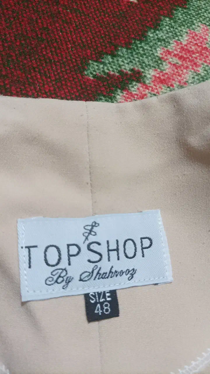 مانتو همراه با شال|لباس|خوی, |دیوار