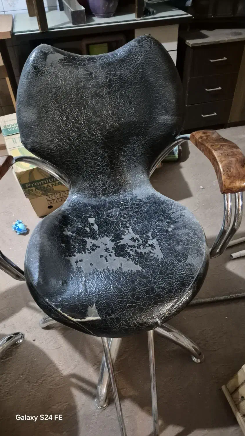 سه تا صندلی کوتاهی|آرایشگاه و سالن‌های زیبایی|مشهد, شهید فرامرز عباسی|دیوار