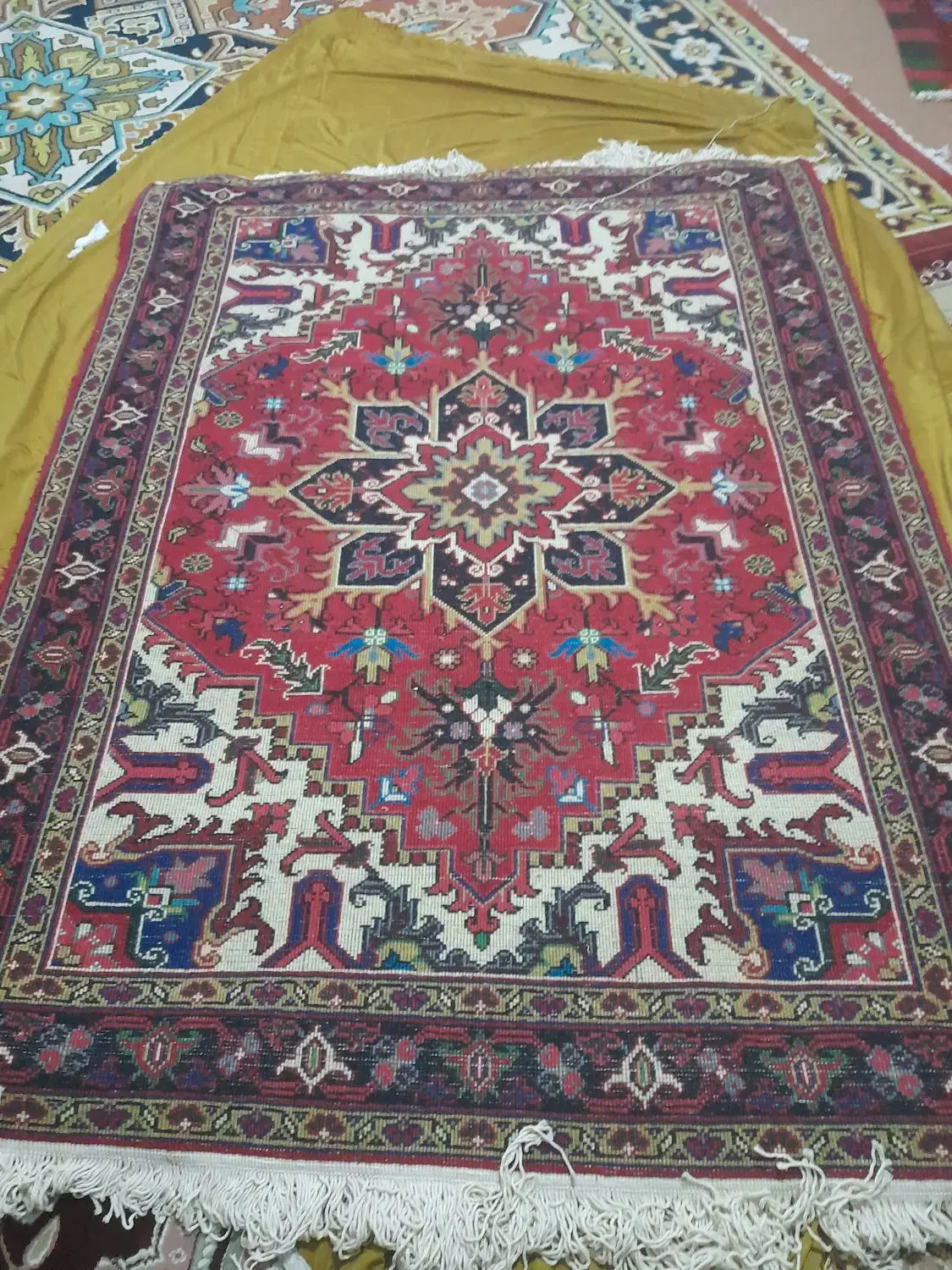 یک قالیچه دست بافت تازه ازدارافتاده|فرش|تبریز, |دیوار