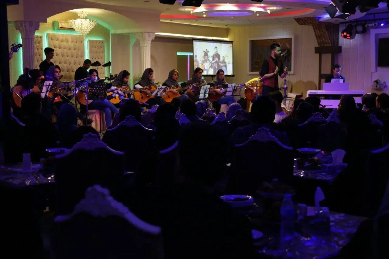 آموزش گیتار پیانو فلوت آواز ویلن تنبک دف سنتور تار|خدمات آموزشی|رشت, گلباغ نماز|دیوار