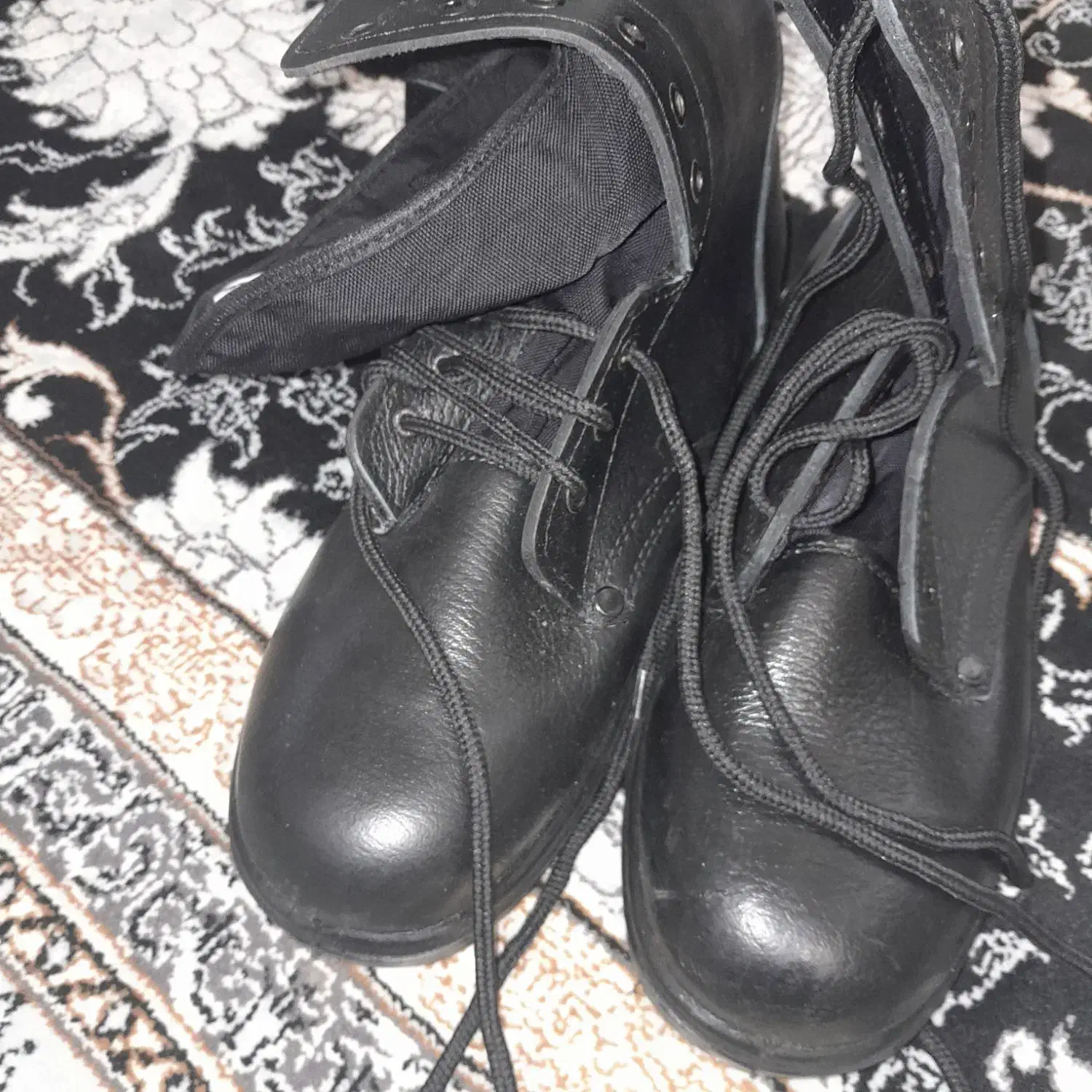 پوتین سربازی|کیف، کفش، کمربند|زابل, |دیوار