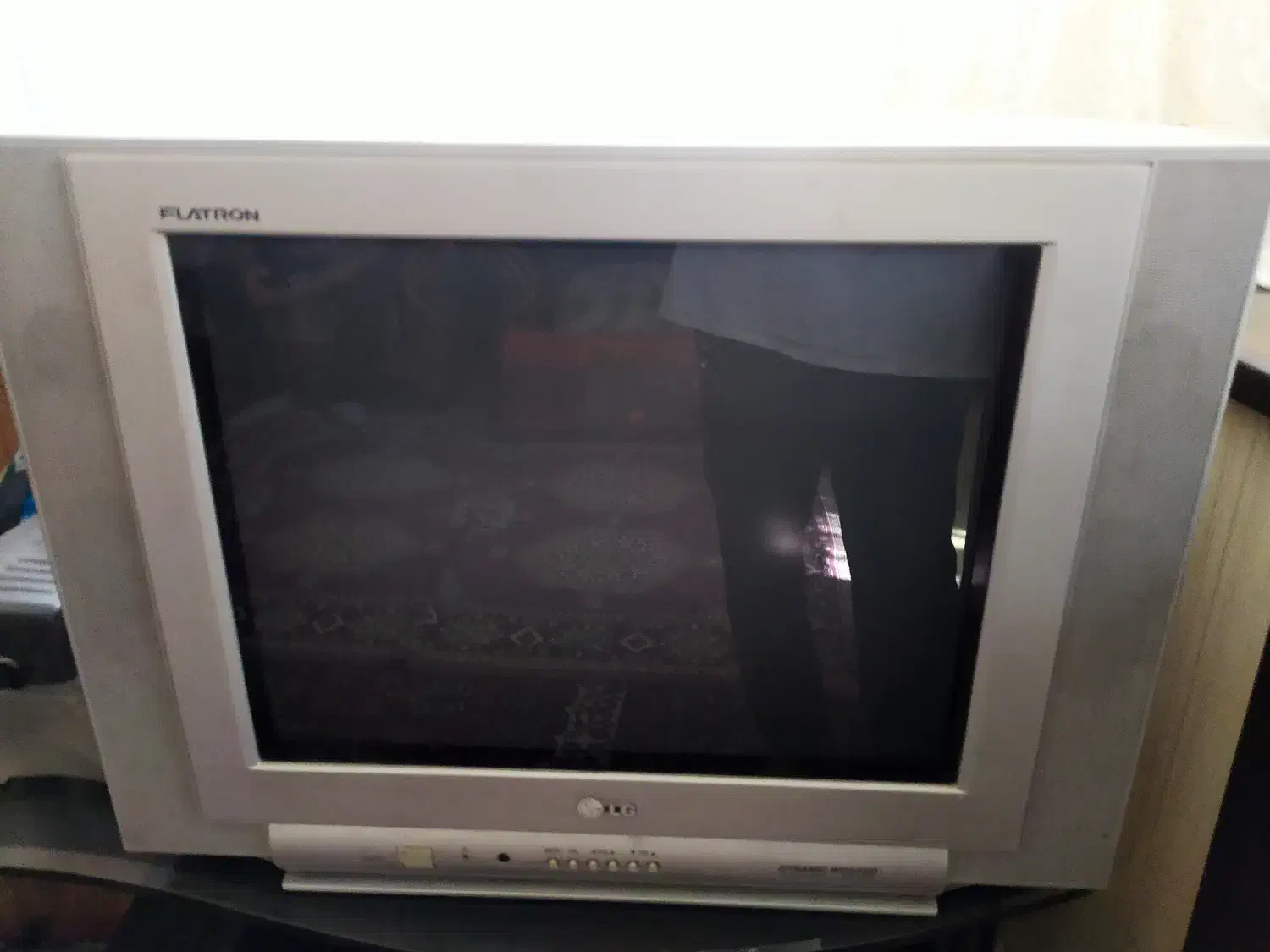 تلویزیون و میز تلویزیون|تلویزیون و پروژکتور|رامجین, |دیوار