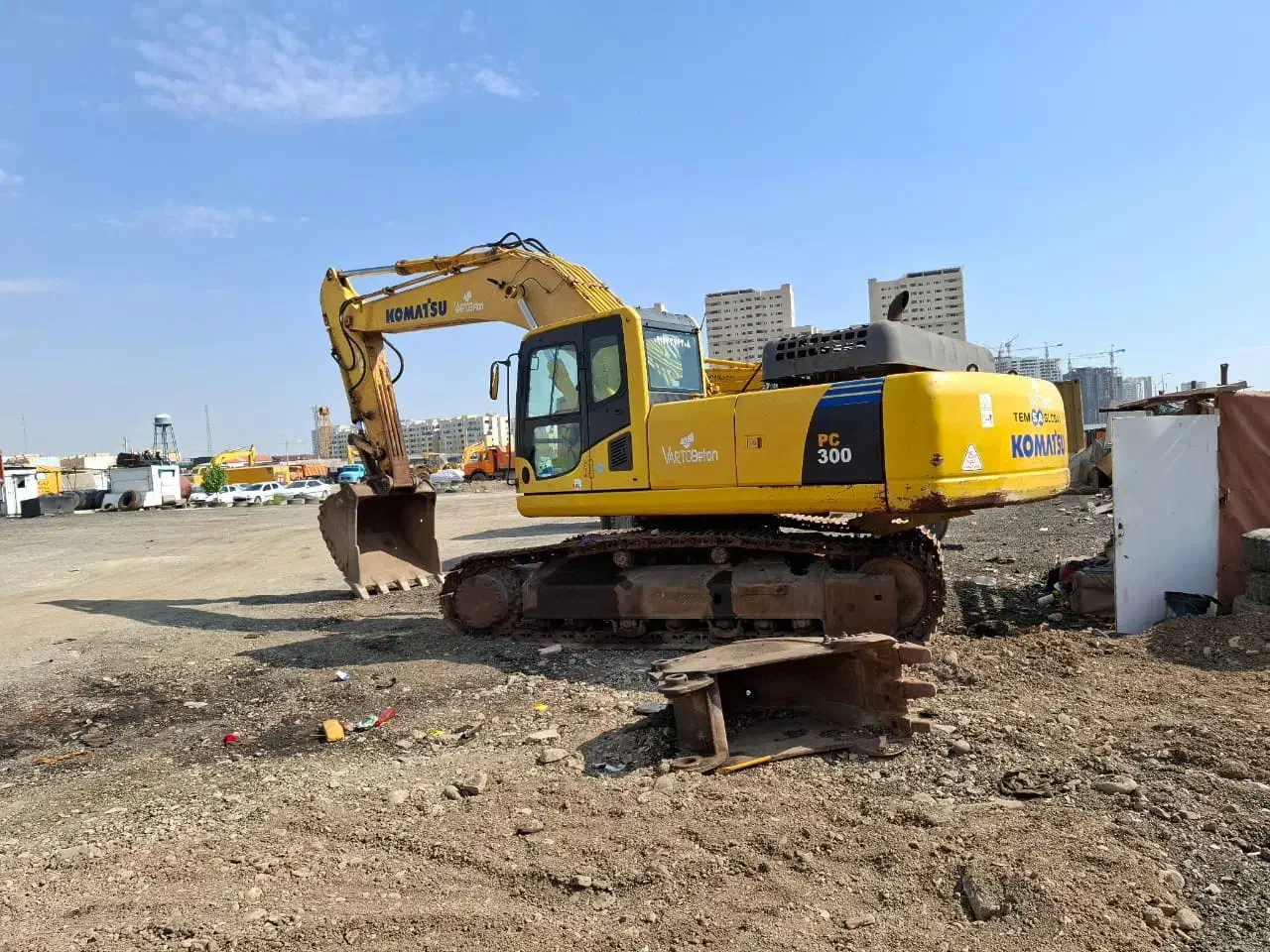 بیل میکانیکی کوماتسو ۳۰۰ خط ۸مدل۲۰۱۲|خودرو سنگین|کلارآباد, |دیوار