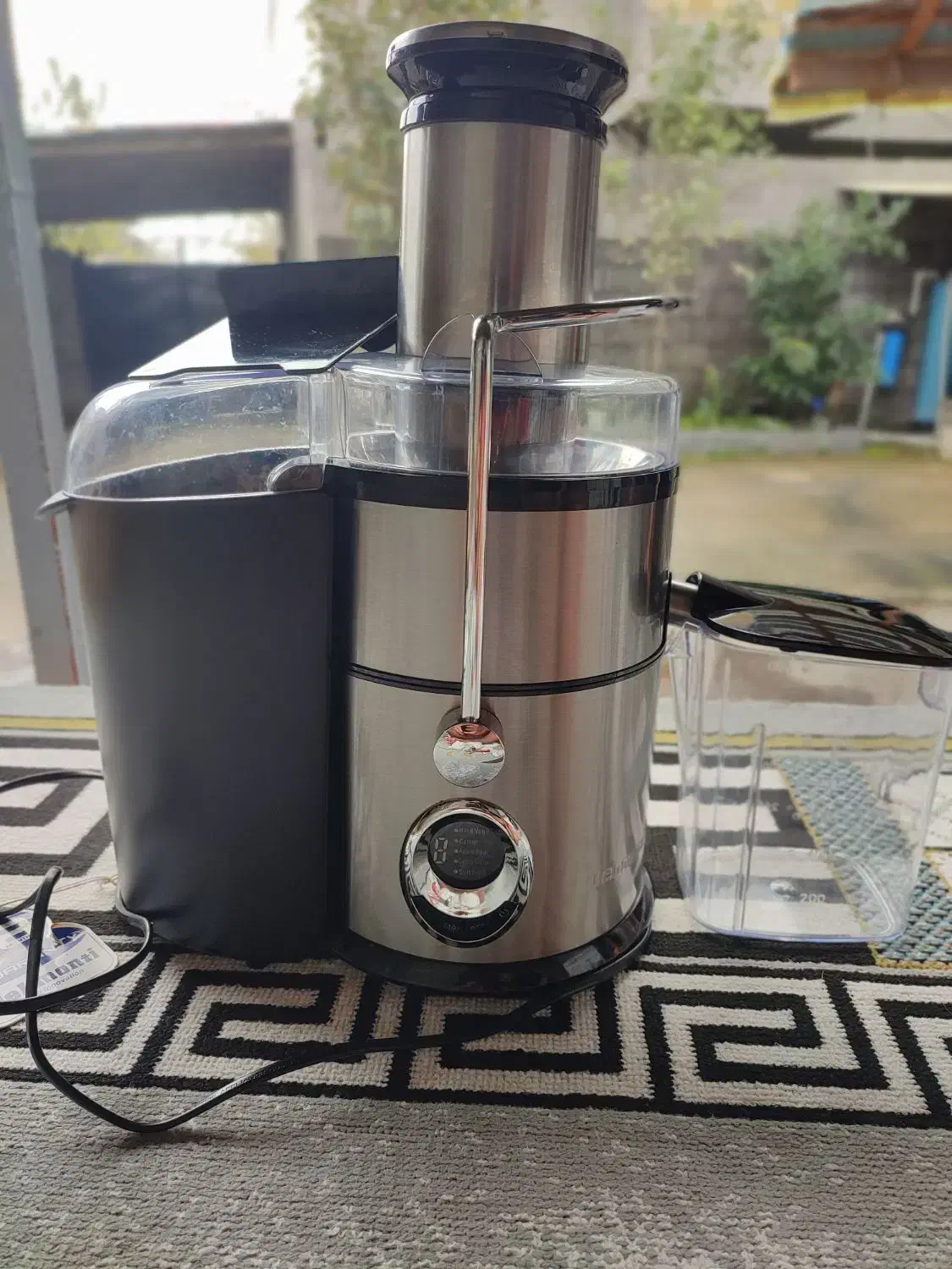 آبمیوه گیری|آبمیوهگیر و آبمرکباتگیر|خشکبیجار, |دیوار