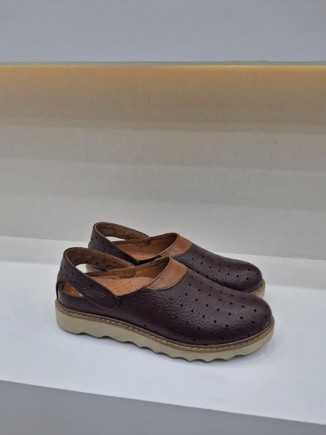 کفش|کیف، کفش، کمربند|کوهدشت, |دیوار