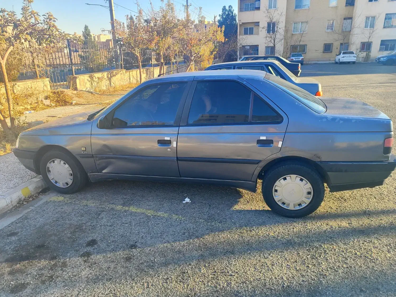 پژو۹۳|خودرو سواری و وانت|پرند, فاز ۵|دیوار