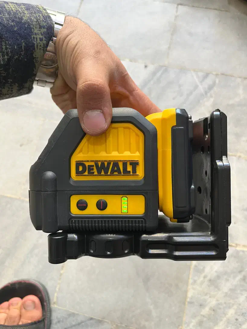 دیوالت نور قرمز و ابزار ویوارکس|ماشینآلات صنعتی|یزد, |دیوار