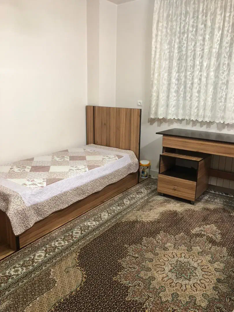تخت و پایتختی  تشک مارک رویال مبلغ ۱۰بزنم یا ۱۲|تخت و سرویس خواب|شیراز, چوگیاه‎|دیوار