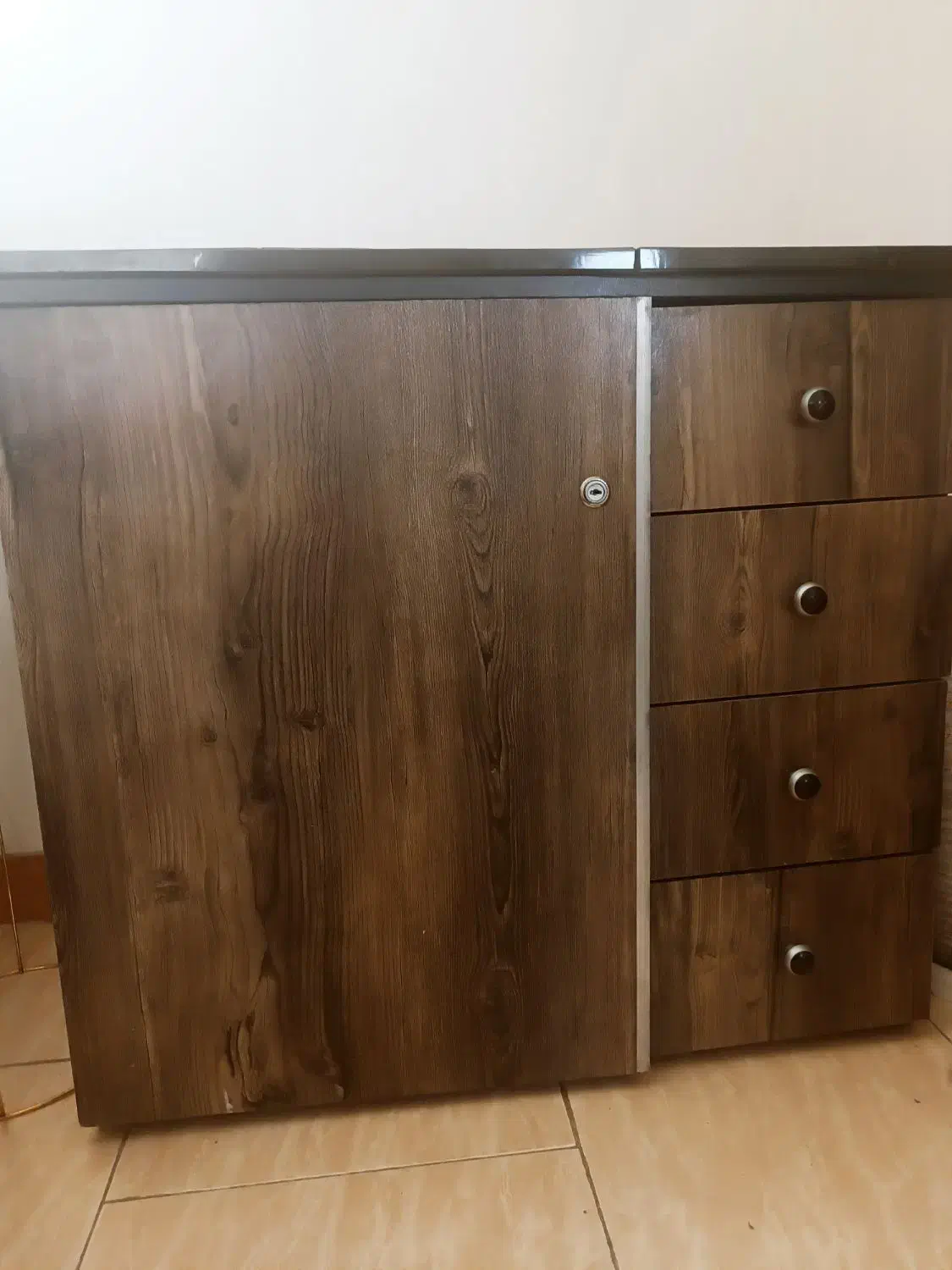 میز چرخ کاملا نو|لوازم خیاطی و بافتنی|رشت, رودباری|دیوار