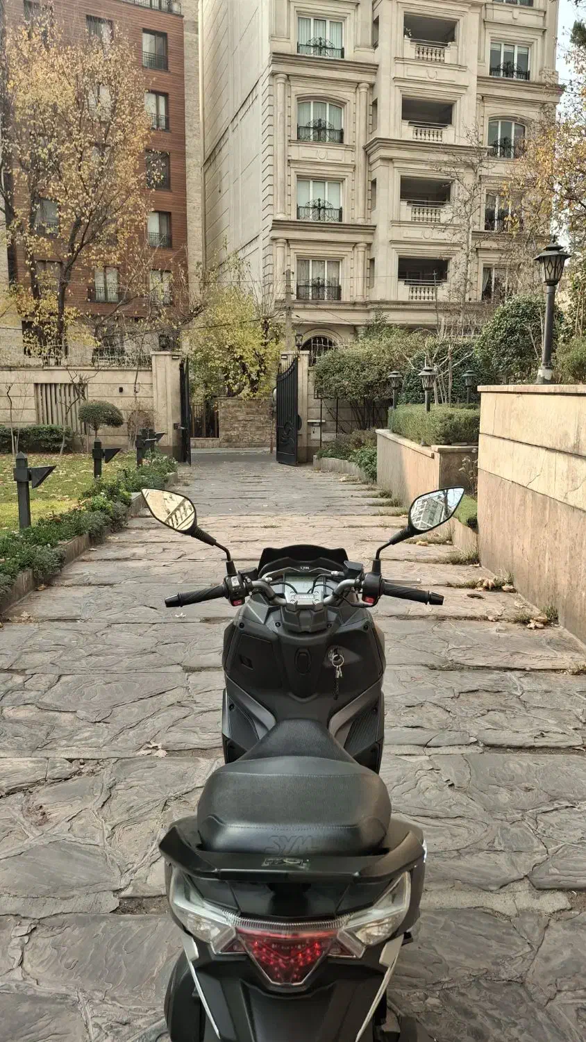 j200 1404|موتورسیکلت|تهران, فرمانیه|دیوار