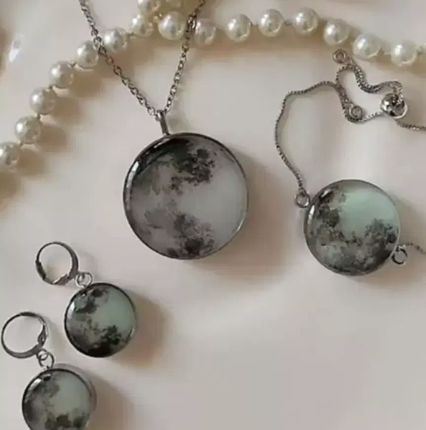 گردنبند|بدلیجات|نیشابور, فردوس شمالی|دیوار