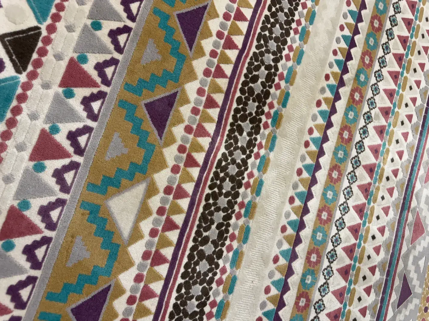 فرش ۱*۱/۵ با طرح زیبا|فرش|اراک, |دیوار