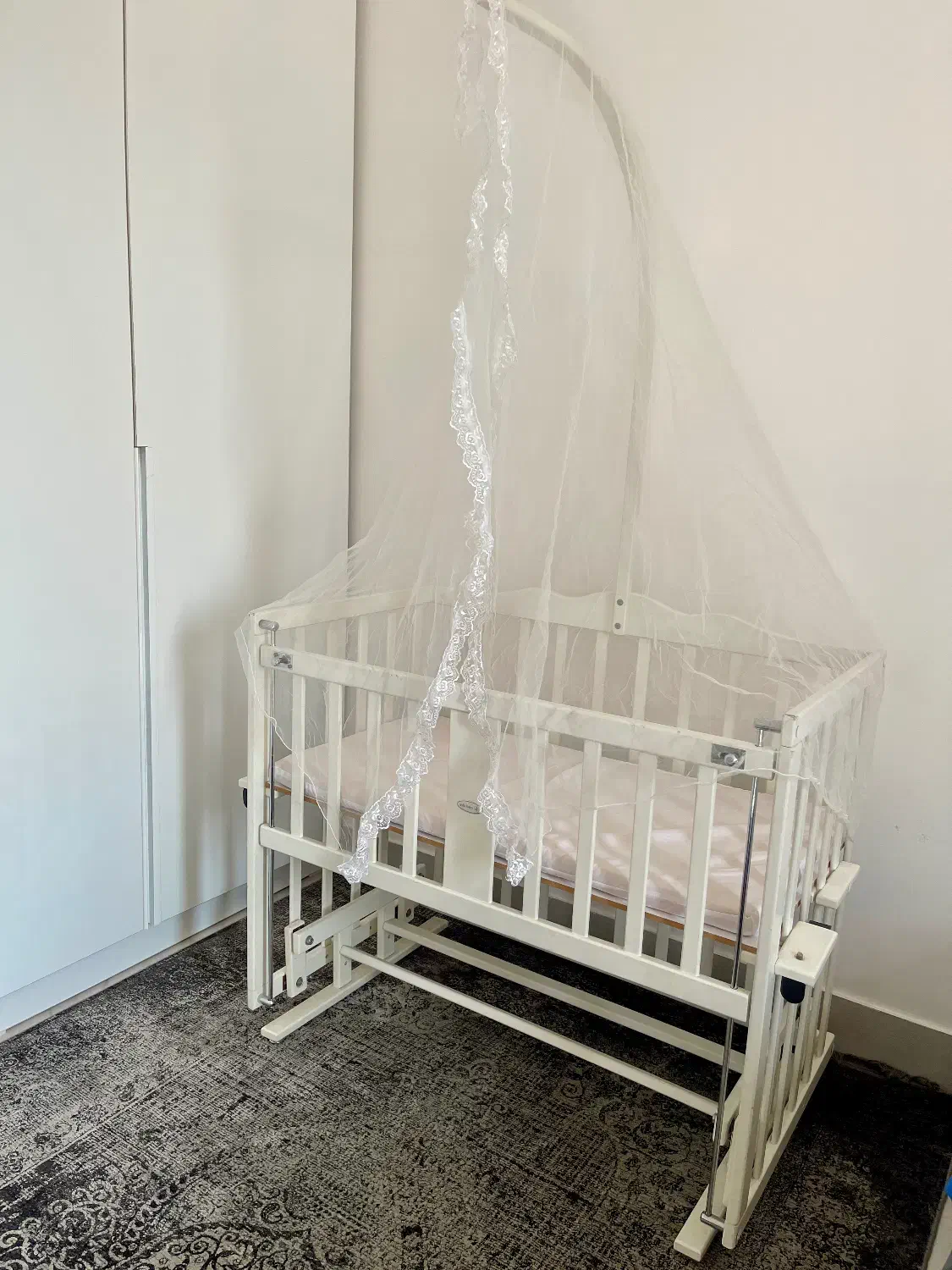 گهواره و تخت کنار مادر|تخت و صندلی بچه|چالوس, |دیوار