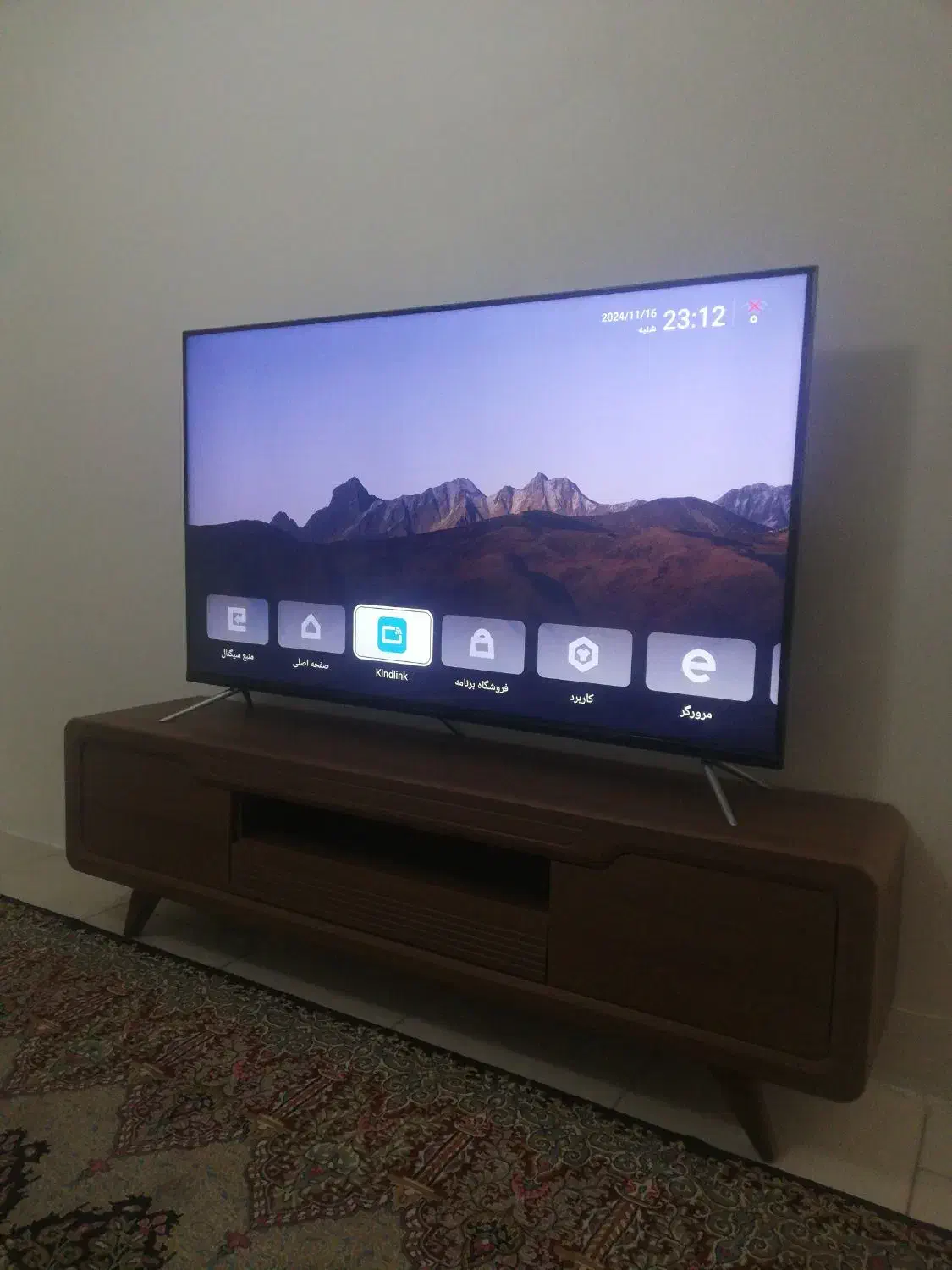 تلویزیون ۵۵اینچ ناسیونال نو با میز تلویزیونی قهوای|تلویزیون و پروژکتور|پرند, فاز ۶|دیوار