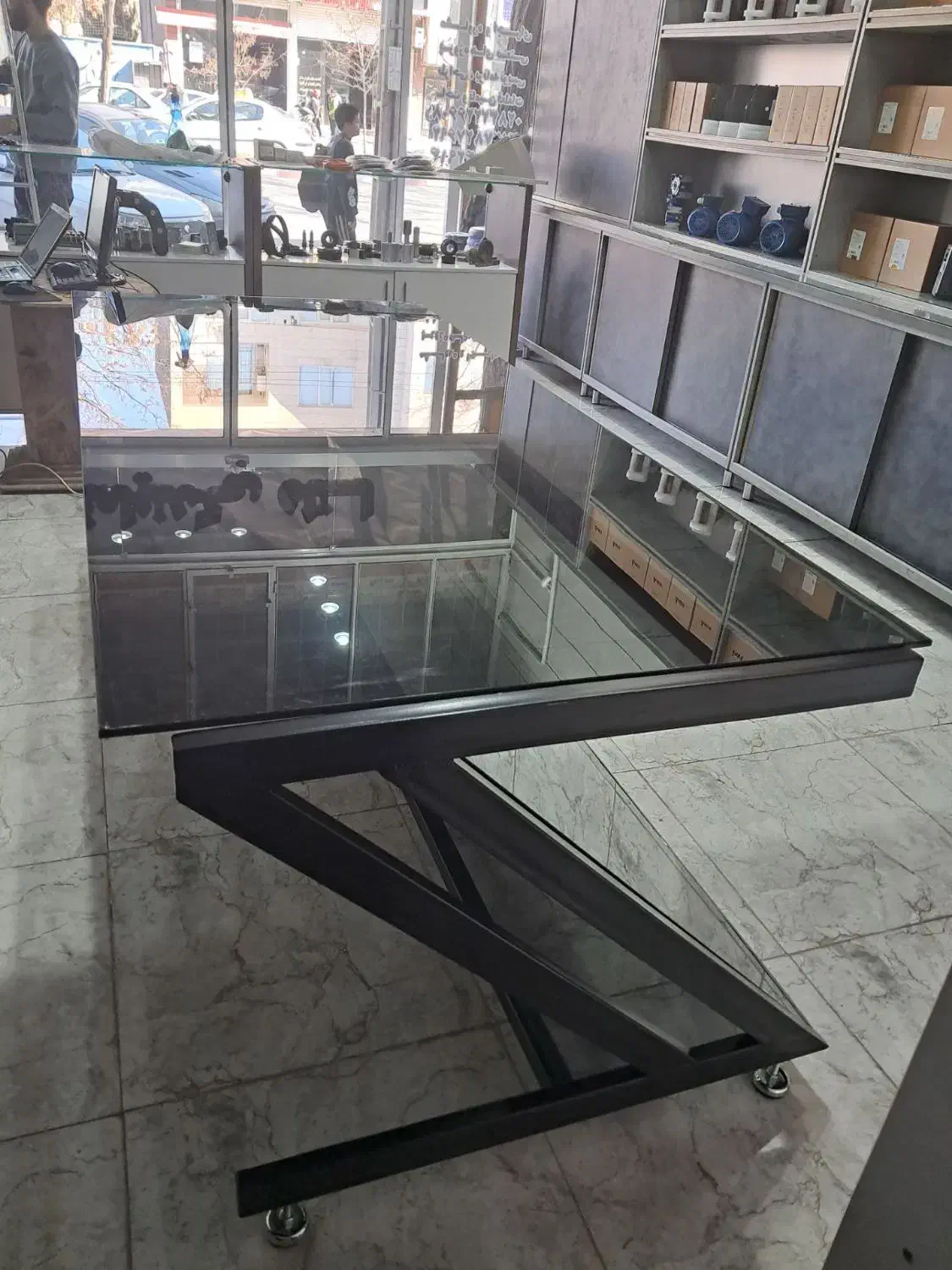 میز مدیریت سکوریت بزرگ|مبلمان اداری|الوند, |دیوار