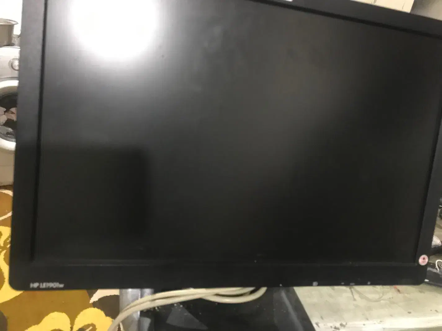 مانیتور۱۹ hp|قطعات و لوازم جانبی رایانه|سیاهکل, |دیوار