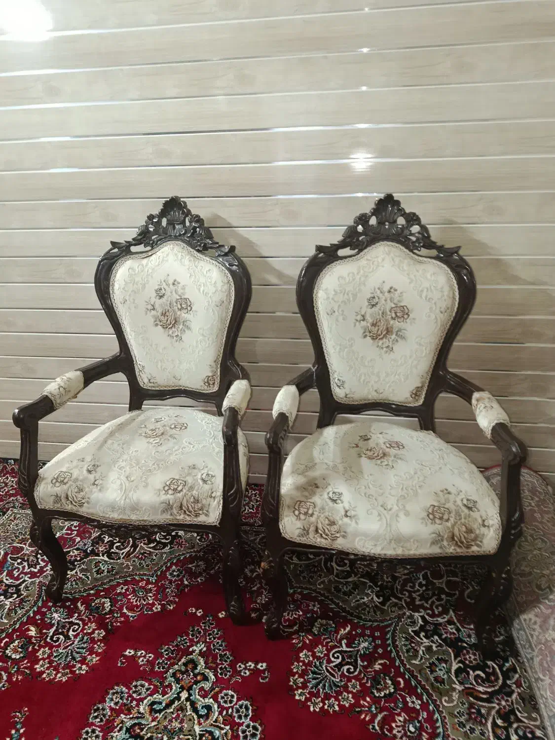 یک دست مبل۷نفره سلطنتی|مبلمان خانگی و میز عسلی|هشتگرد, تهران دشت|دیوار