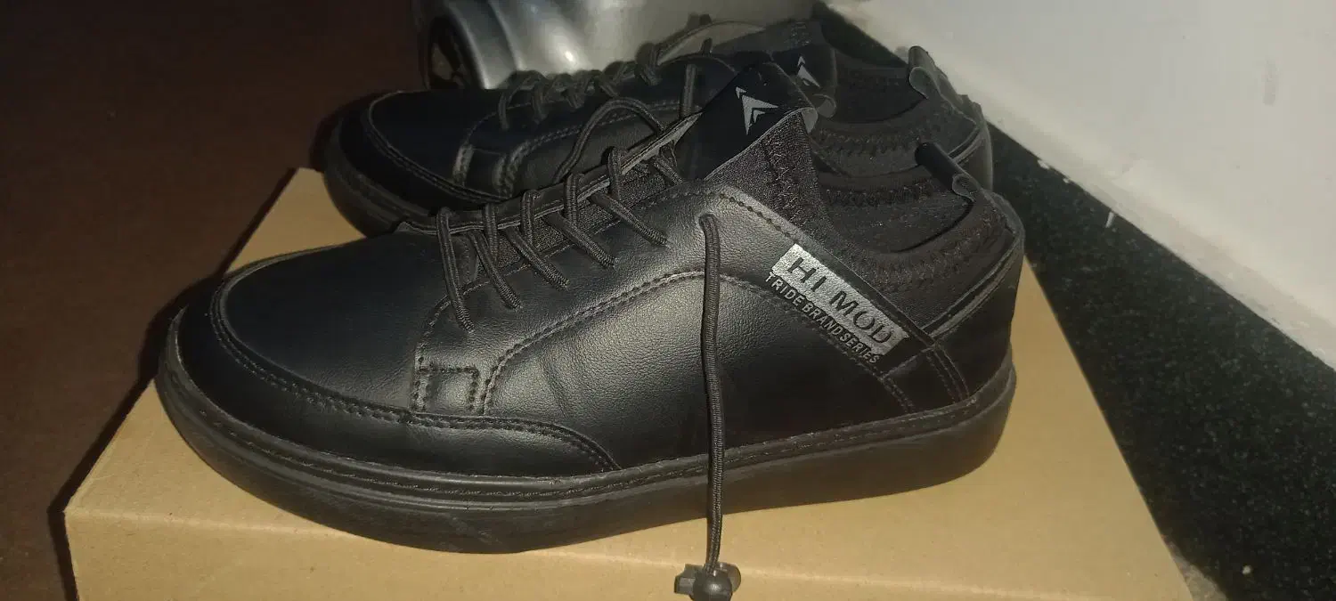 کفش اسپرت نو|کیف، کفش، کمربند|تربت جام, والفجر|دیوار