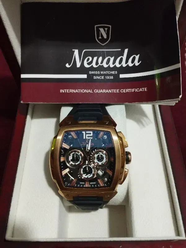 ساعت نوادا|ساعت|خرم‌آباد, |دیوار