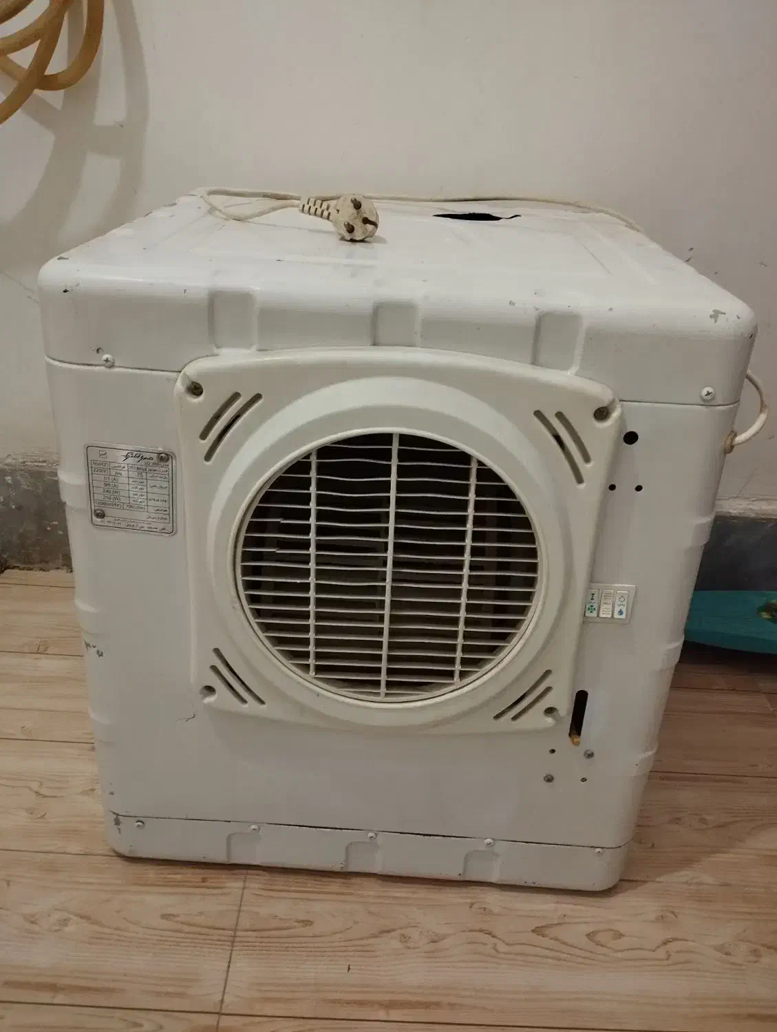 کولر|کولر آبی|اراک, |دیوار