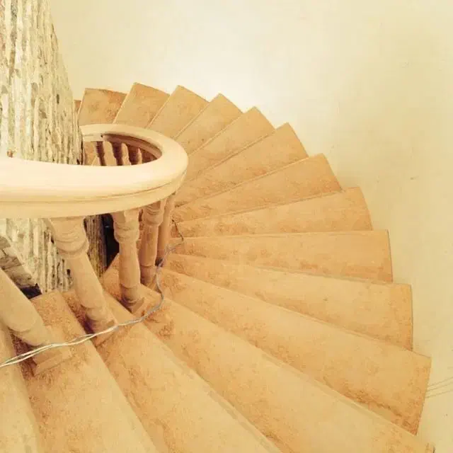 تعمیرات چوبی ترمیم ورنگ|خدمات پیشه و مهارت|سنندج, |دیوار