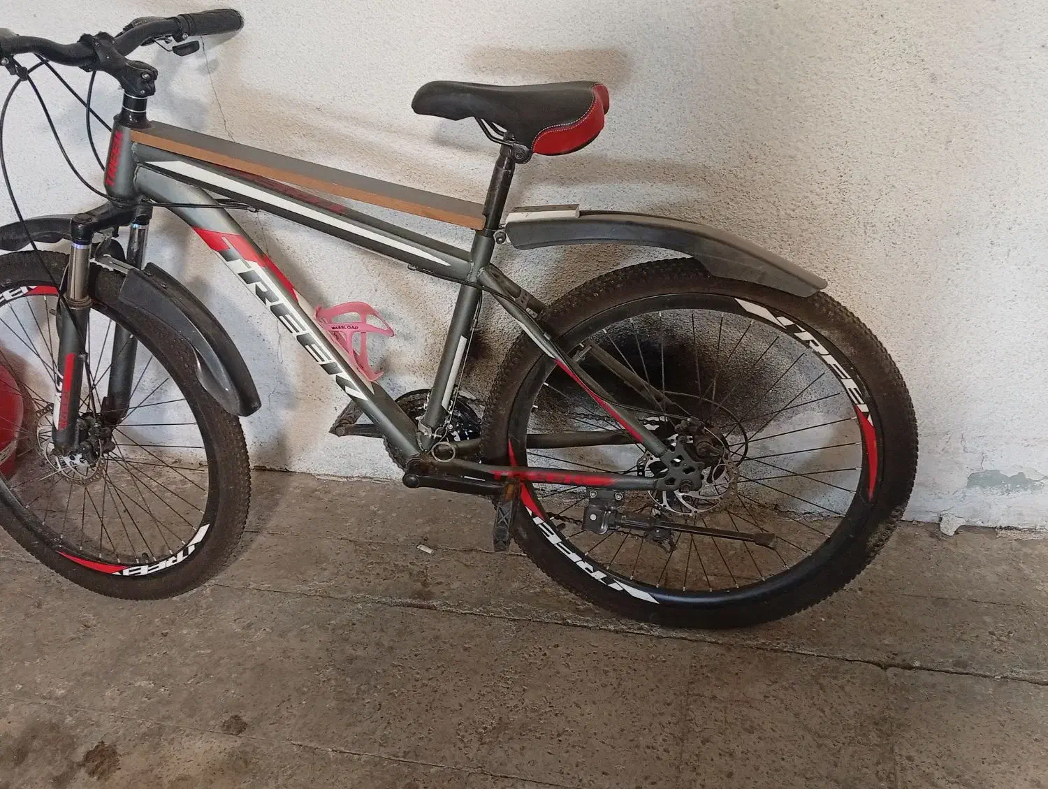 سلام یک دوچرخه مارک ترک تایوانی نو نوع دنده|دوچرخه، اسکیت، اسکوتر|فردیس, شهرک ناز|دیوار