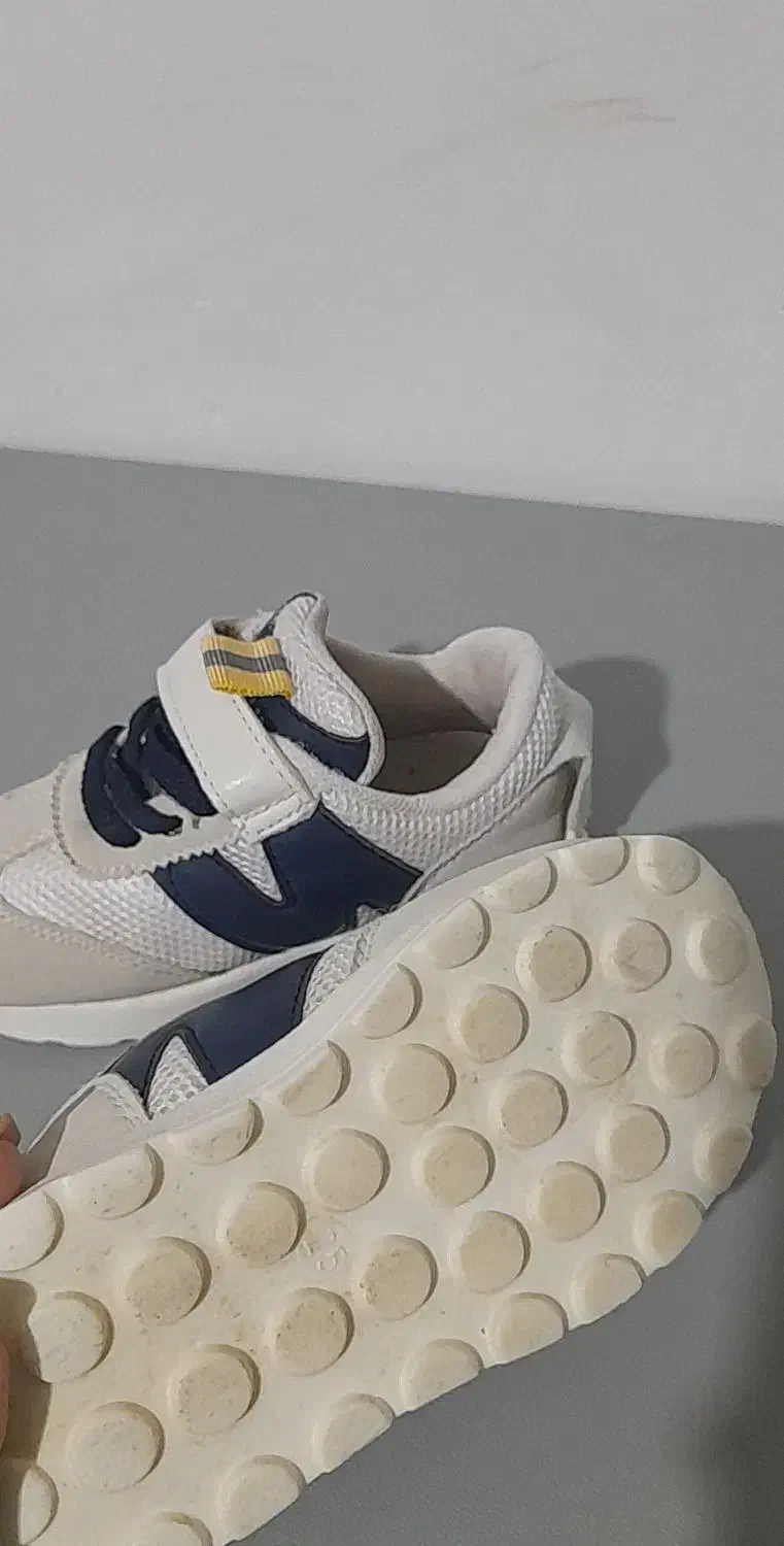 دوجفت کتونی بچگانه درحد نو خیلی کم استفاده شده|کفش و لباس بچه|فومن, |دیوار