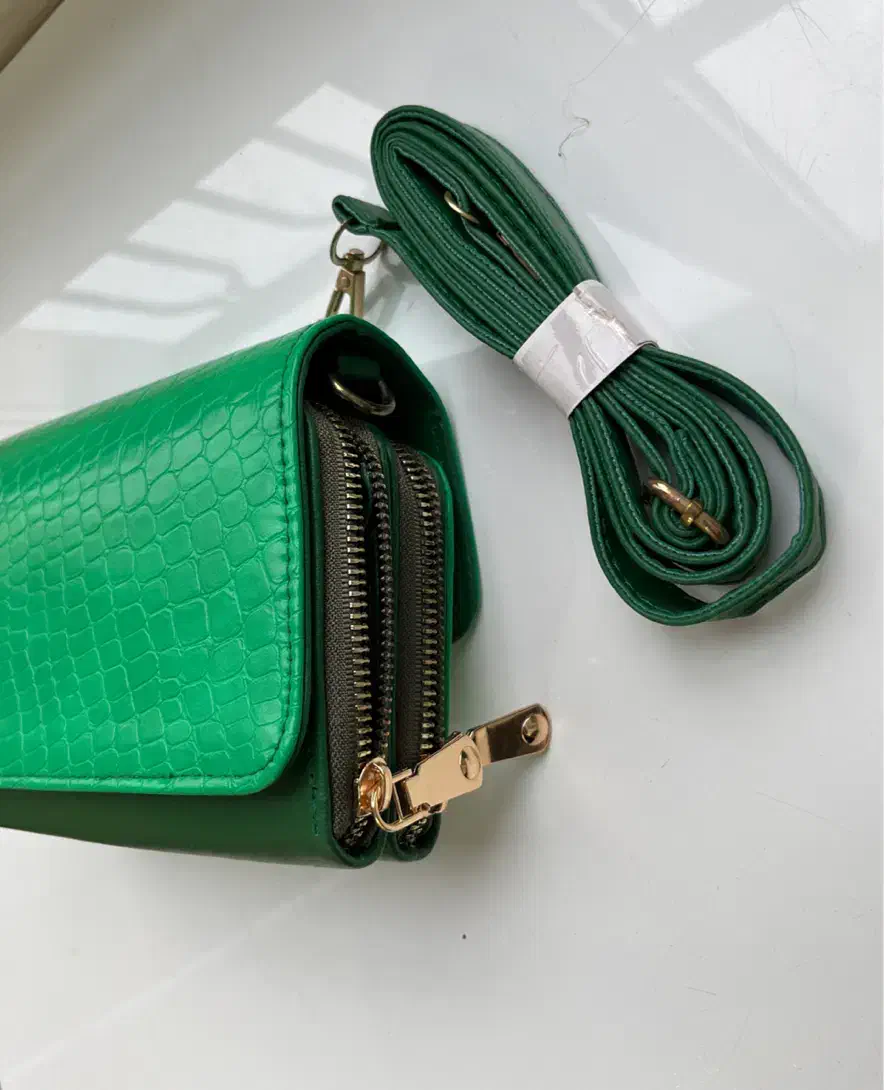 کیف|کیف، کفش، کمربند|تبریز, |دیوار