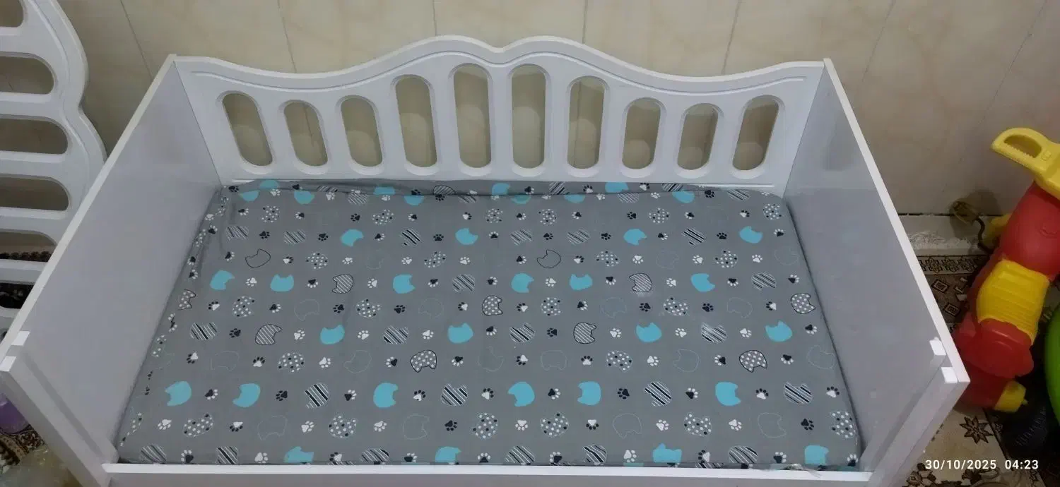 تخت گهواره ای|تخت و سرویس خواب|طبس, |دیوار