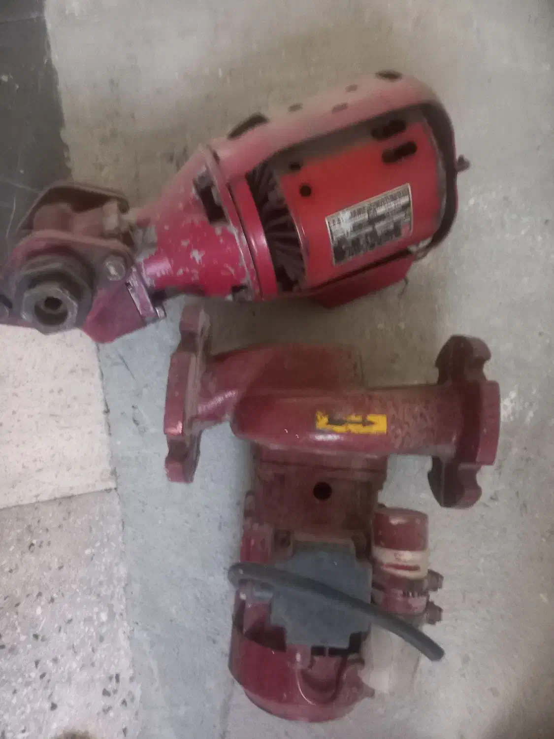 ۲عددپمپ اب|آبگرمکن، پکیج، شوفاژ|کرج, ساسانی (قلمستان)|دیوار