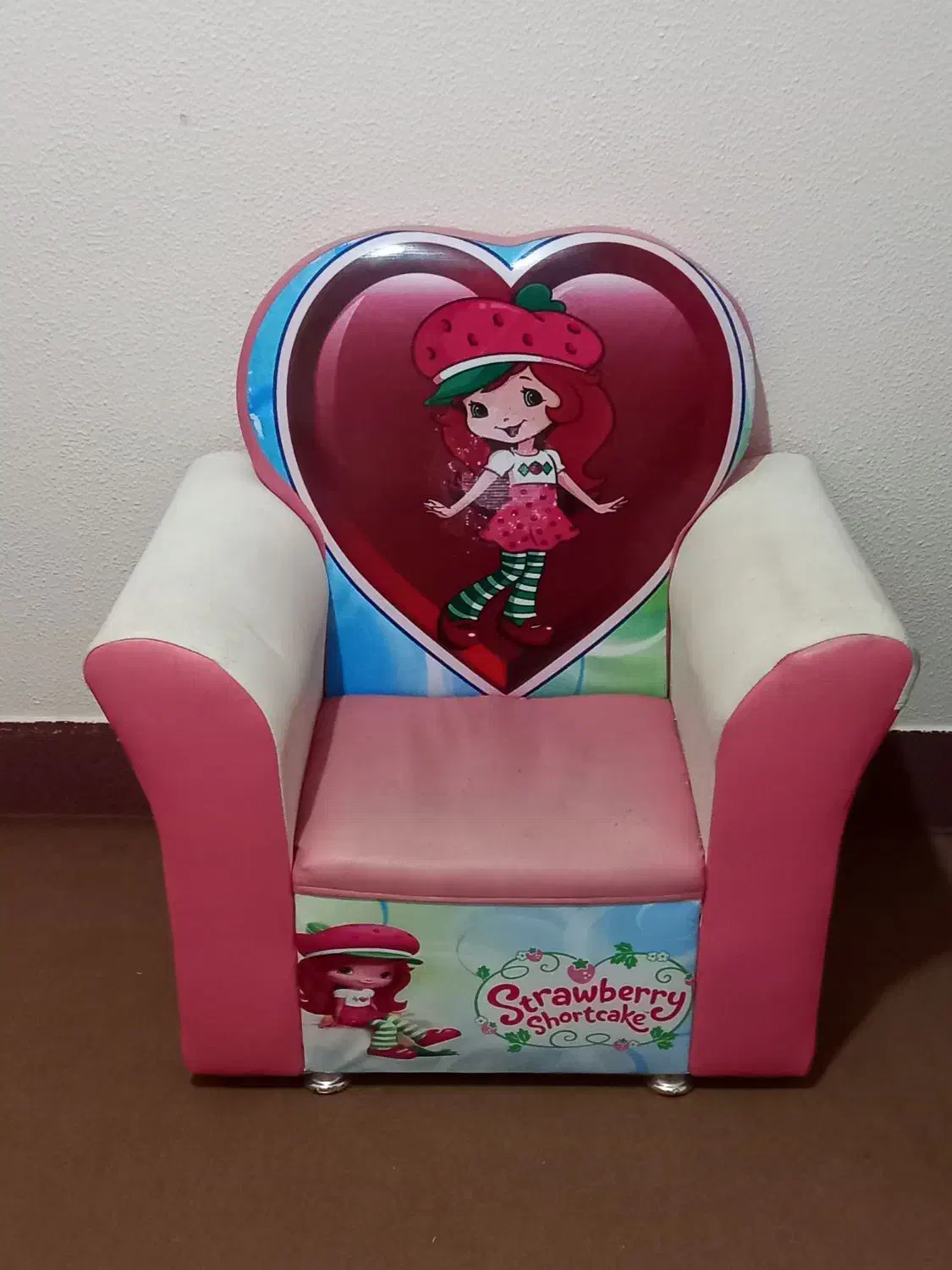 مبل کودک|تخت و صندلی بچه|شاهین‌شهر, شهرک گلدیس|دیوار