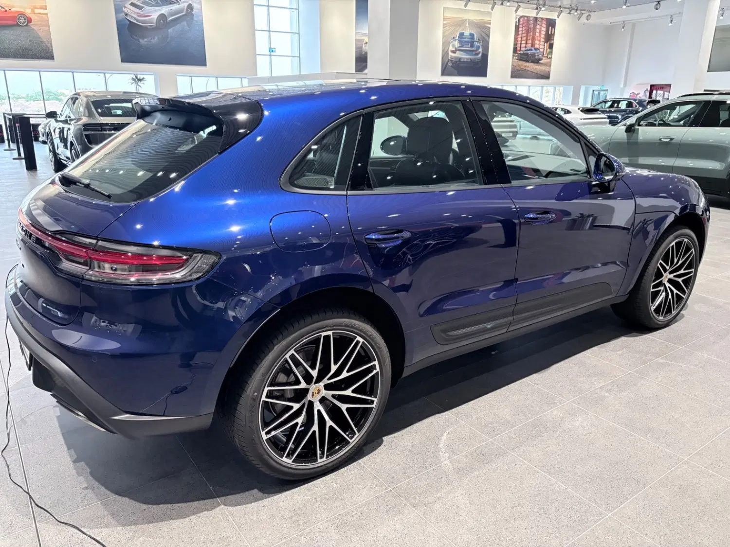 پورشه MACAN مدل 2025|خودرو سواری و وانت|تهران, آبشار تهران (دریاچه)|دیوار