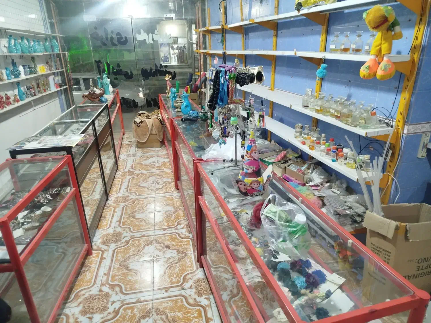 ویترین|فروشگاه و مغازه|شبانکاره, |دیوار