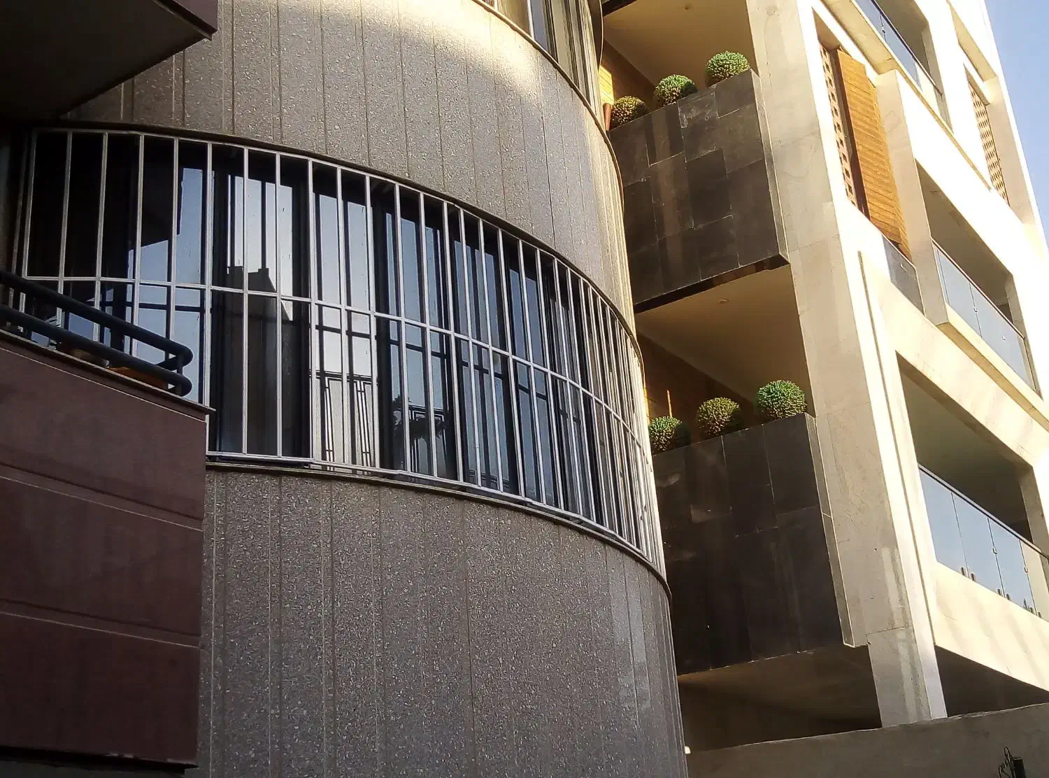 جوشکاری سیار/ساختن انواع سازه فلزی/ارزانتر از همه|خدمات پیشه و مهارت|کرج, حصارک بالا|دیوار