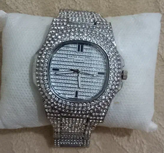 ساعت پتک فیلیپ فول نگین|ساعت|میانه, |دیوار