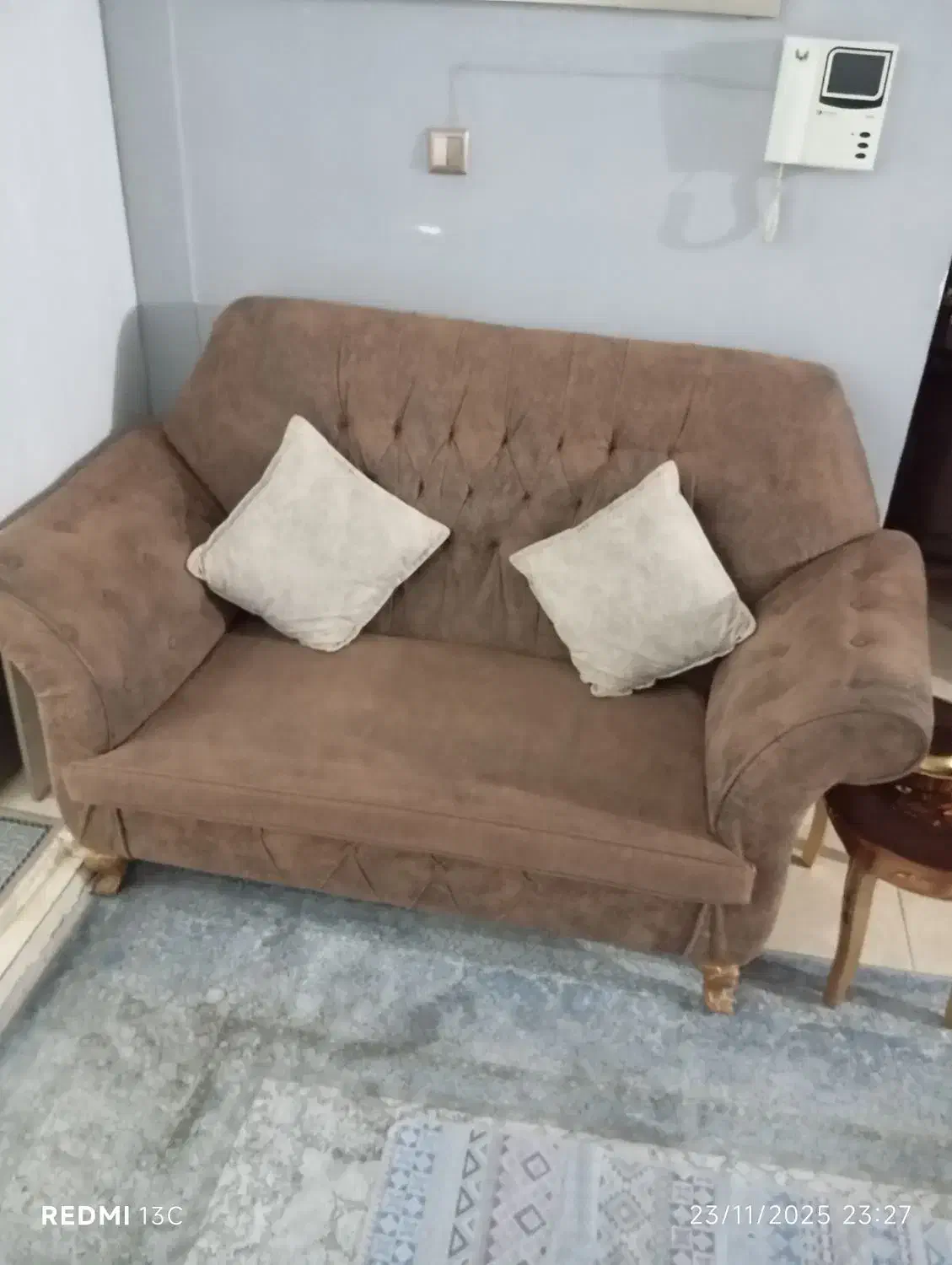 مبل راحتی درحد نو|مبلمان خانگی و میز عسلی|بومهن, |دیوار