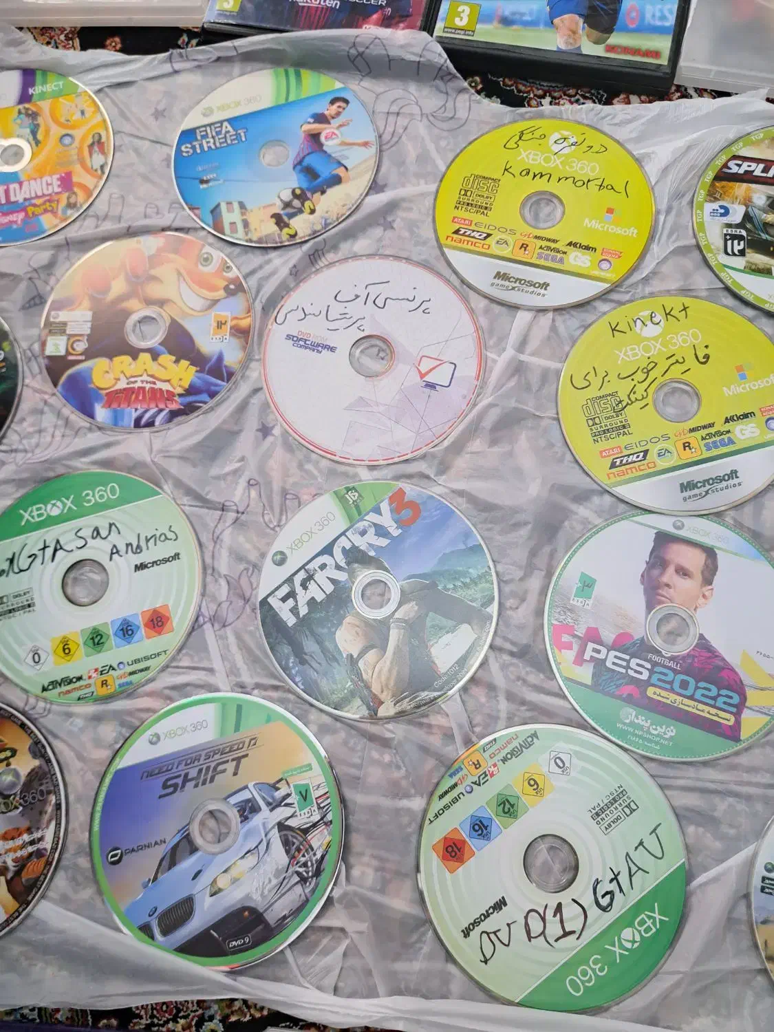 فروش کلی  ۳۵ عدد dvd بازی xbox 360|کنسول، بازی ویدئویی و آنلاین|شیراز, معالی‌آباد|دیوار