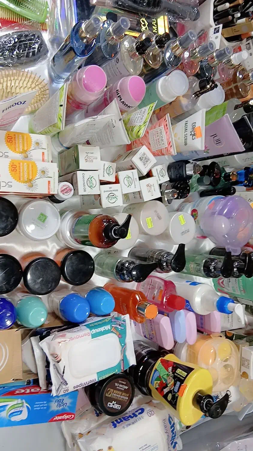 نمایشگاه عرضه مستقیم کالا در شهرستان ملکشاهی|آرایشی، بهداشتی، درمانی|ملکشاهی, |دیوار