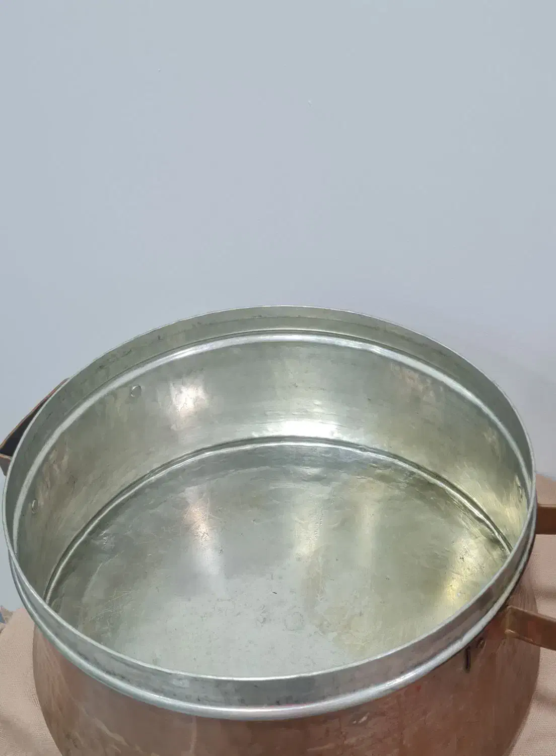 قابلمه مس قدیمی|کلکسیون اشیاء عتیقه|کرمان, |دیوار