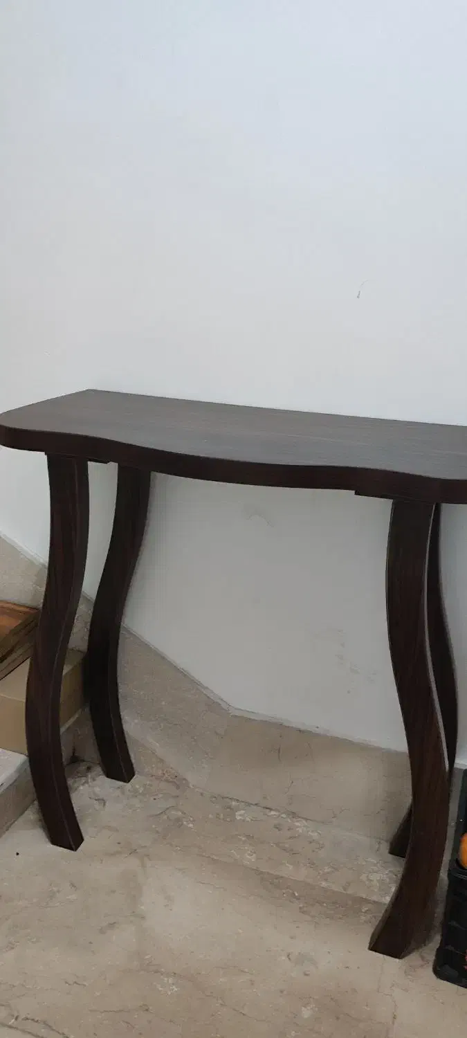 یک عدد میز کنسول شیک و کاربردی|بوفه، ویترین، کنسول|ساری, |دیوار