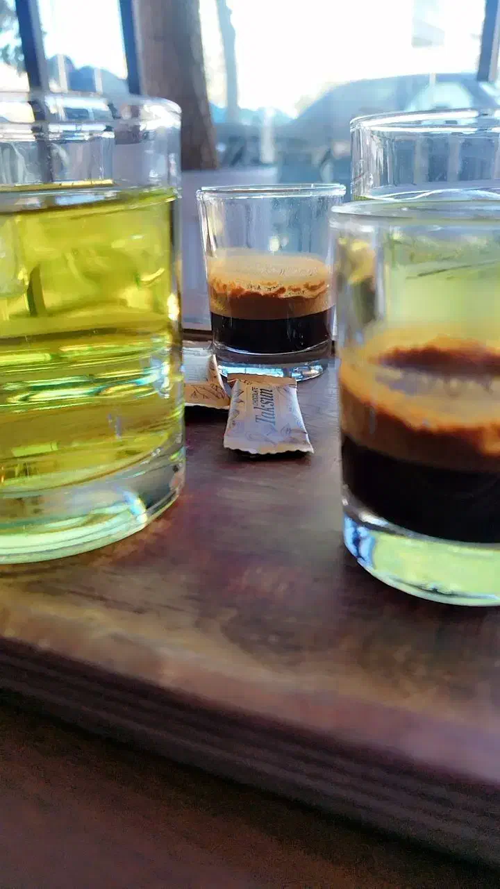 باریستا سالن دار حساب دار کمک آشپز ظرف شور|استخدام خدمات فروشگاه و رستوران|تربت‌حیدریه, ۴۵ متری|دیوار