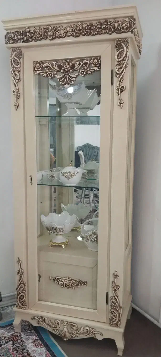 یک بوفه ویک میز واینه سالم ب علت کمبود جا|مبلمان خانگی و میز عسلی|ورامین, ریحان آباد|دیوار