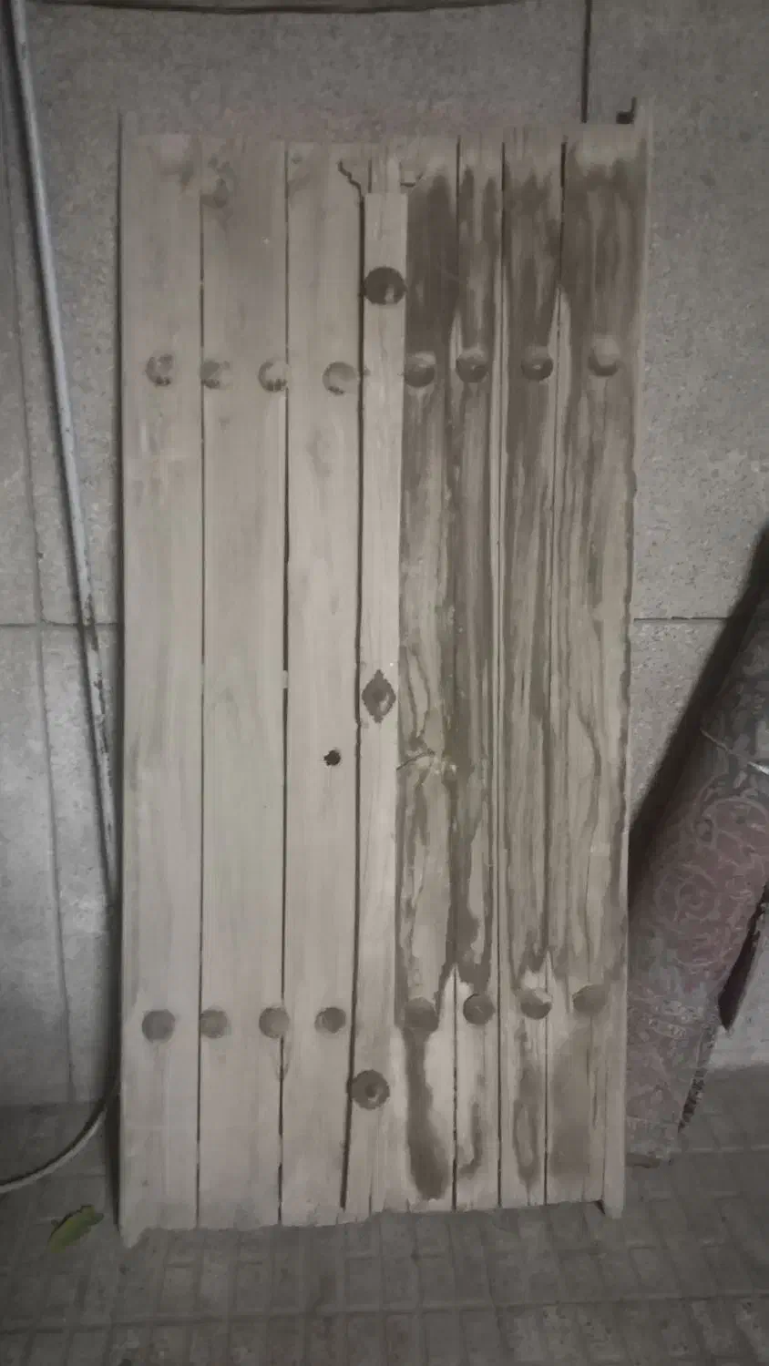 دو عدد درب قدیمی|کلکسیون اشیاء عتیقه|اصفهان, نقش جهان|دیوار